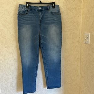 Chico's Platinum Blue Cropped Denim Jeans Size 2/L (10-12)